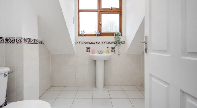 Maidenhead  Pet Friendly  4 Bed House