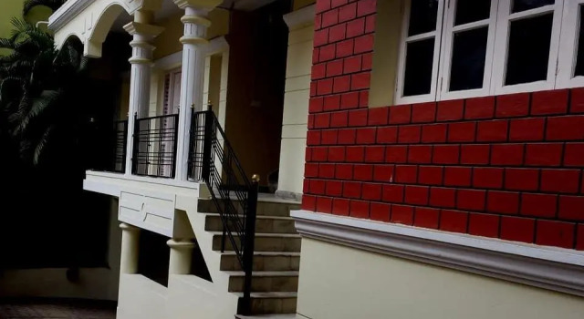 Varsha Enclave White House, Rezervovat Apartmán Hotely v Bangalore s parkováním, Parkování