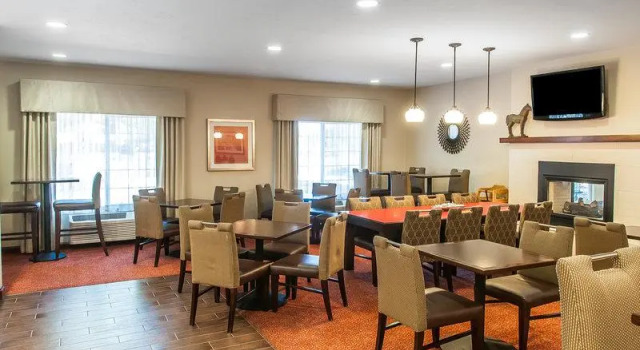 Кровать в общем номере Quality Inn & Suites University Fort Collins