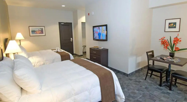 Номер Deluxe Midland Inn & Suites