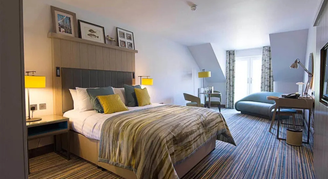 Номер Deluxe The Waterside Hotel