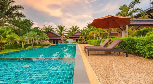 Бунгало Deluxe Palm Kiri Aonang Resort