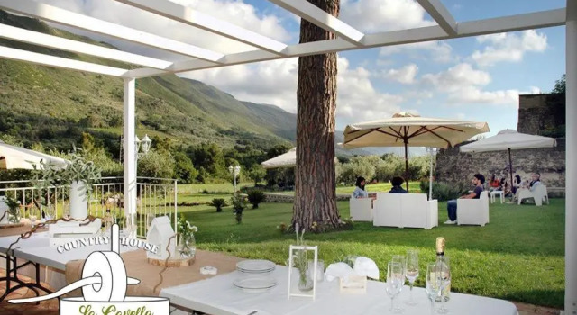 La Cavella Country House, Забронировать Отель Сесса-Аурунка Кампания