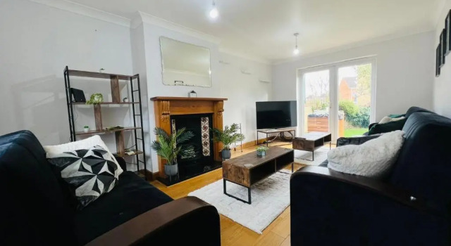 Boleyn Avenue by Incredible Stay