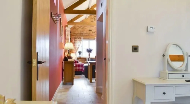 Holtby Grange Cottages, Забронировать Отель Бизнес-отели Англии, 4* 5*