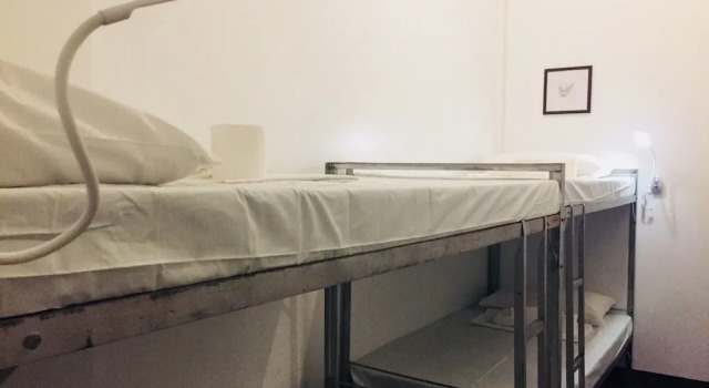 Четырёхместный номер Economy Hometown Hotel Makati - Edsa