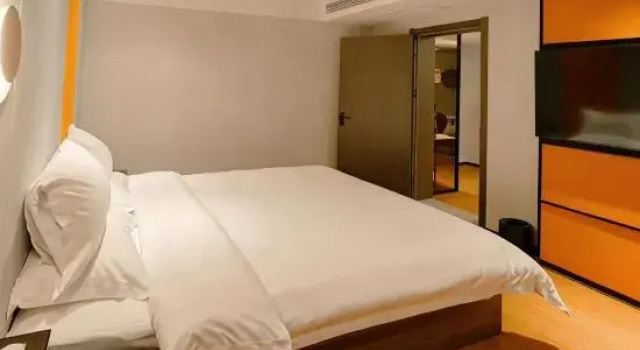 Люкс Mayflower Hot Spring Hotel (Xinmi Qingping Square)