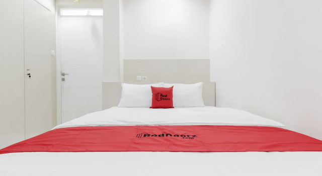 RedDoorz near Pancoran, Book Hotel Jakarta Jakarta Province, near Digantara Monument