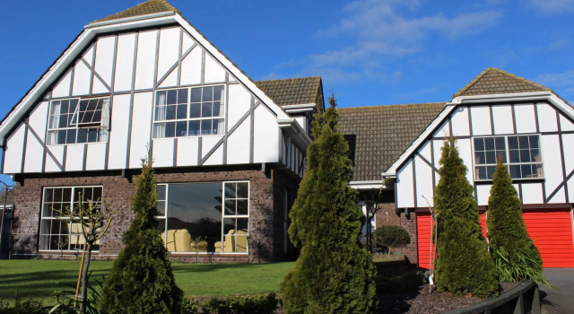 Tudor Manor Bed & Breakfast, Забронировать Отель «постель и завтрак» Парапарауму 