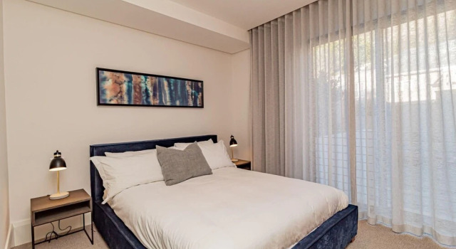 Modern Sea Point Apartment With Wonderful Sea Views Alpha Sunsets, Забронировать Апартаменты/квартира Отели Cape Peninsula с бассейном, Бассейн