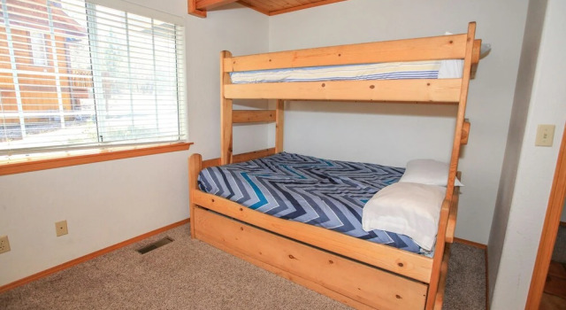 Crescenta Heights by Big Bear Cool Cabins