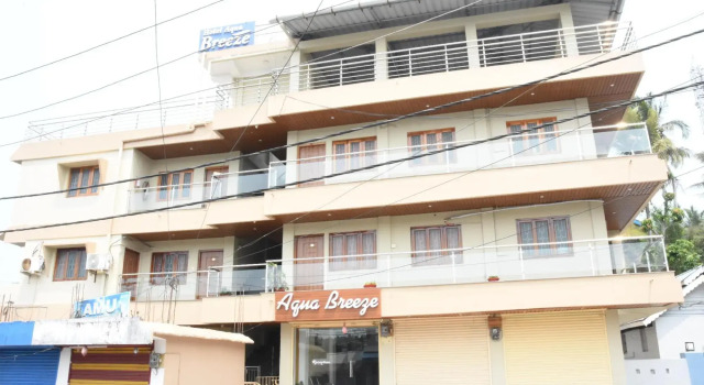 Hotel Aqua Breeze by OYO Rooms