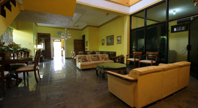 RedDoorz Plus near Galeria Mall, Rezervovat Hotel 3hvězdičkové hotely v Yogyakarta Province, 3*