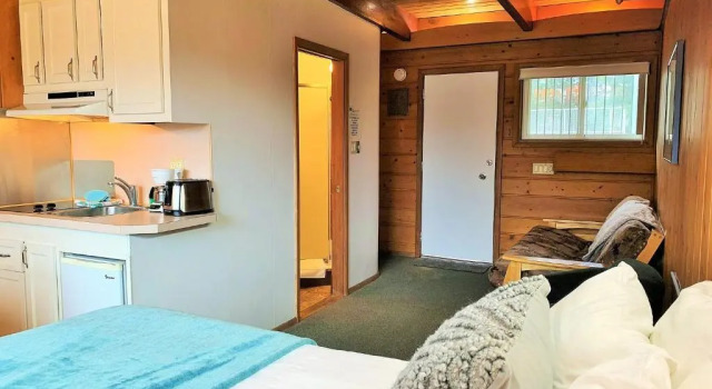 Студия Breakers Boutique Inn