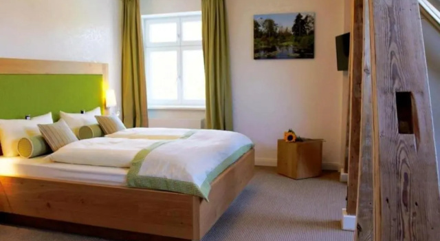 Люкс Hotel und Restaurant Am Peenetal