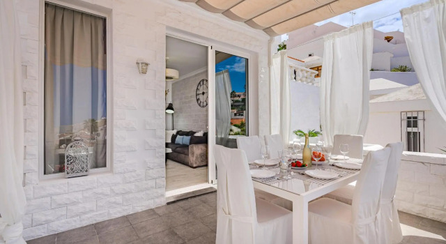BuenaVista Romantic Bungalow in Costa Adeje