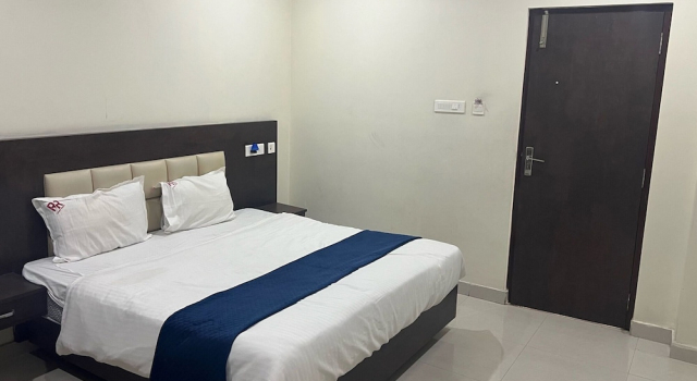 Townhouse Kanithi Road, Rezerwuj Dom wakacyjny Hotele w Andhra Pradesh z parkingiem, Parking