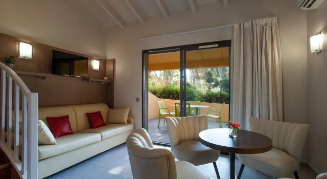Семейный люкс с балконом Hôtel Marina Corsica