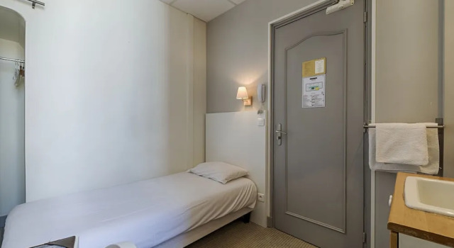 Одноместный номер Hôtel P.L.M