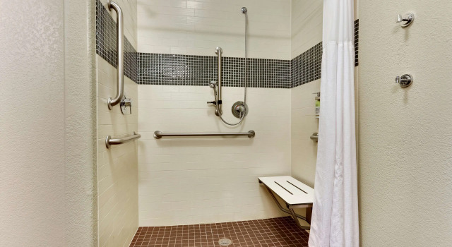 Четырёхместный номер Standard Best Western Plus University Inn & Suites