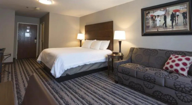 Номер Deluxe Colonial Hotel