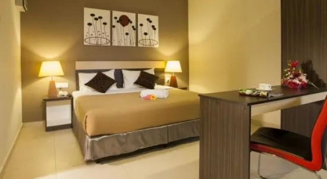Номер Deluxe LEO Express Hotel
