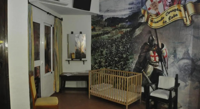Трёхместный номер Standard с балконом Hostal Temático El Cid