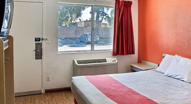 Четырёхместный номер Standard Motel 6-King City, CA