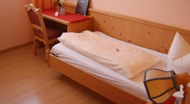 Hotel-Gasthof Zur Rose, Varaa Hotelli Hotellit Baijeri pysäköinnillä, Pysäköinti