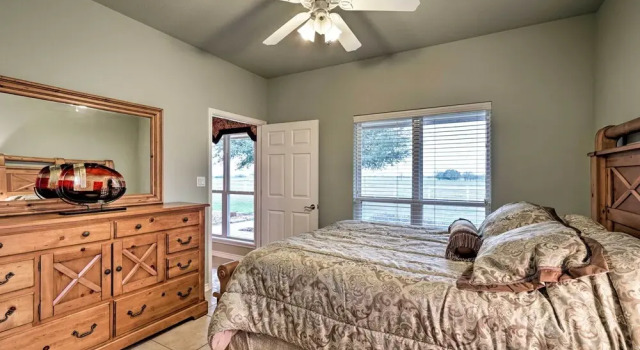 Коттедж Pet-friendly Flatonia House w/ Patio & Gazebo!