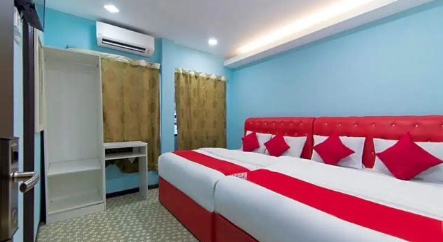Семейный люкс OYO 1136 PD Star Hotel