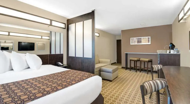 Microtel Inn & Suites By Wyndham Williston, Забронировать Отель Уиллистон Theodore Roosevelt National Park