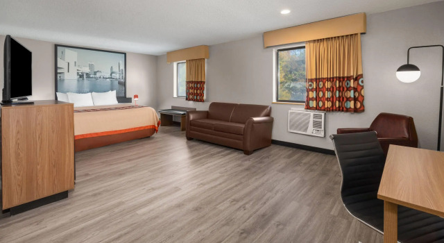 Super 8 by Wyndham Kent/Akron Area, Book Hotel Kent Ohio