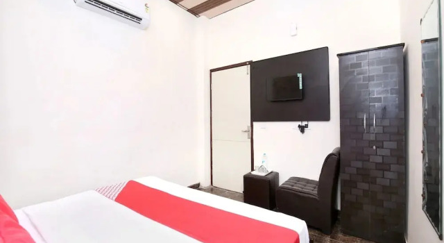 The Sitara Hotel By OYO Rooms, Rezerwuj Hotel Panchkula Delhi