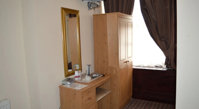 The Globe Hotel