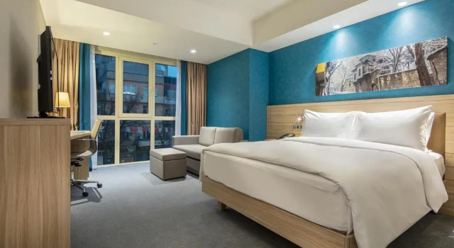 Двухместный номер Standard с балконом Hampton by Hilton Kahramanmaras