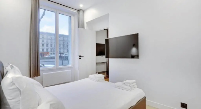 Pick A Flat's Apartment in Neuilly sur Seine - Avenue Charles de Gaulle