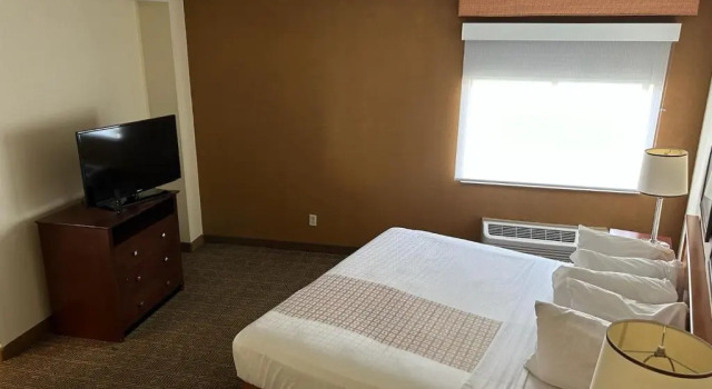 Двухместный люкс Отель Baymont by Wyndham Orlando South