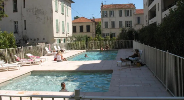 Апартаменты Spacious Luxury apt, 12 min walk to Croisette beach and Conf Centre