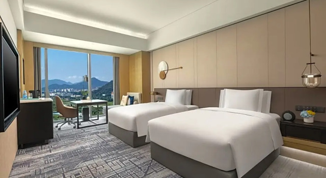 Номер Standard с видом на город Crowne Plaza Jiangmen Binjiang by IHG