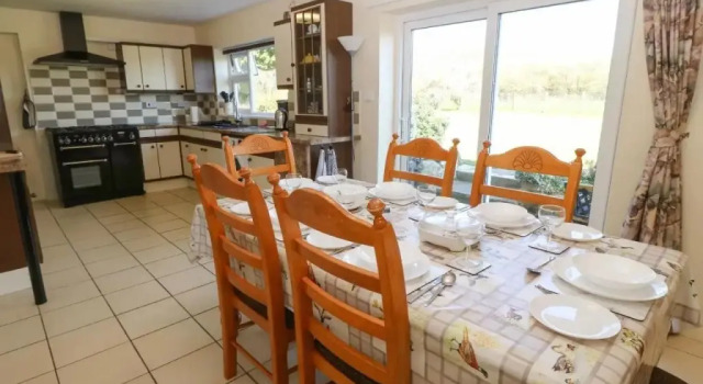 Tyn Rhos, Reserva ahora Hotel Llandyfriog Gales del Sur