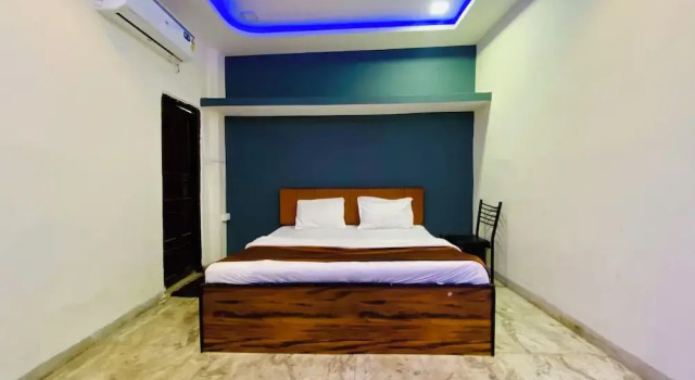 Hotel Bamleshwari, Забронировать Отель Отели штата Мадхья-Прадеш с парковкой, Парковка