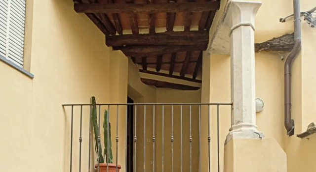 Apartment in Lucca Near Amphitheater Square, Забронировать Апартаменты/квартира Отели Лукки с парковкой, рядом с Кафедральный собор Лукки, Парковка