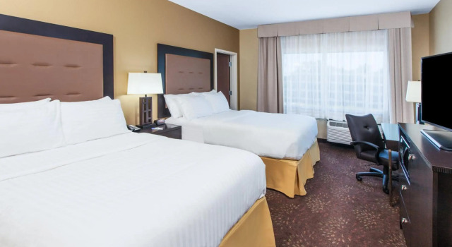Holiday Inn Express & Suites Sandusky, an IHG Hotel, Buchen Sie Hotel Sandusky South Ohio
