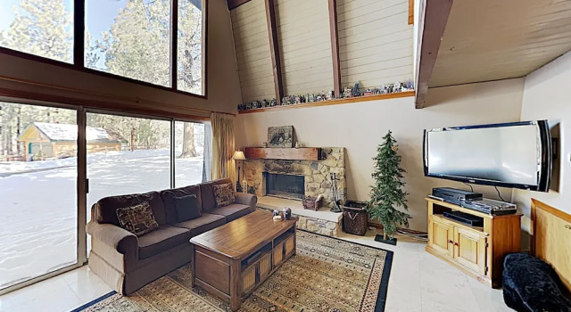 Cozy W/ Fireplace, Minutes To Skiing! 2 Bedroom Cabin, Rezerwuj Hotel Big Bear Lake Stany Zjednoczone