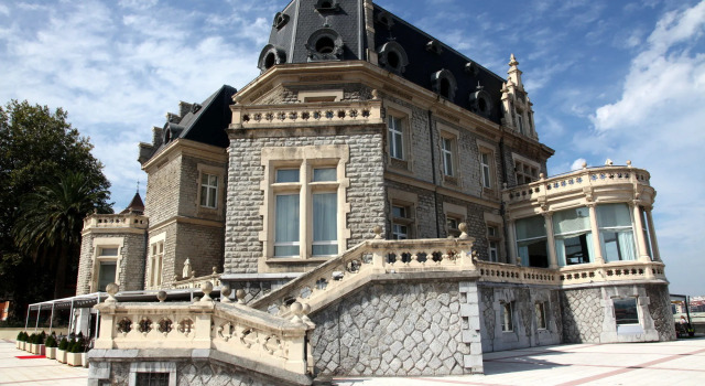 URH Palacio de Oriol Hotel