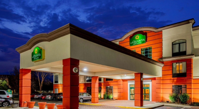 La Quinta Inn & Suites by Wyndham Mt. Laurel - Philadelphia, Foglalás Szálloda Mount Laurel Philadelphia Metropolitan Area