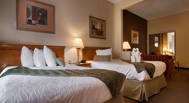 Четырёхместный номер Standard Best Western Plus Newport News