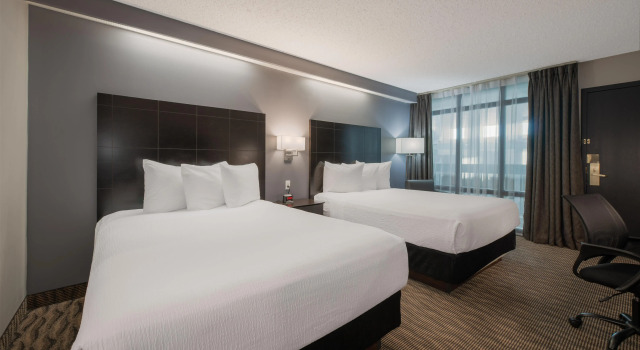 Четырёхместный номер Standard Coast Nisku Inn & Conference Centre