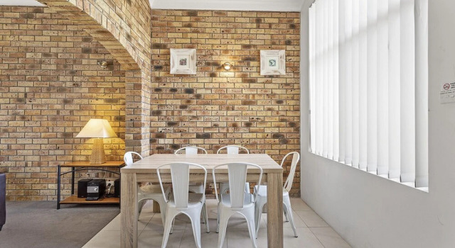 The Pines, 5/4 Messines Street